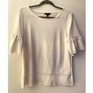 Banana Republic Soft White Top w/‎ Half Sleeves Eyelett Trim Size Medium